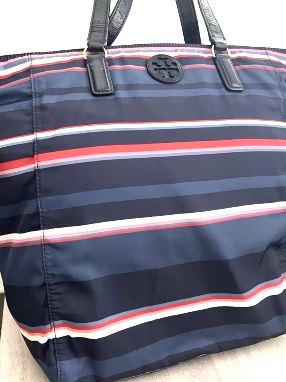 Authentic Tory Burch Nylon Stripe Zipper Tote Navy with red&white
Large Capacity